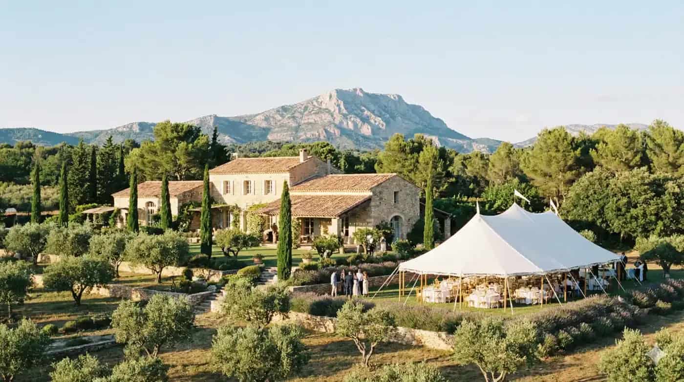 Location tente mariage en Provence