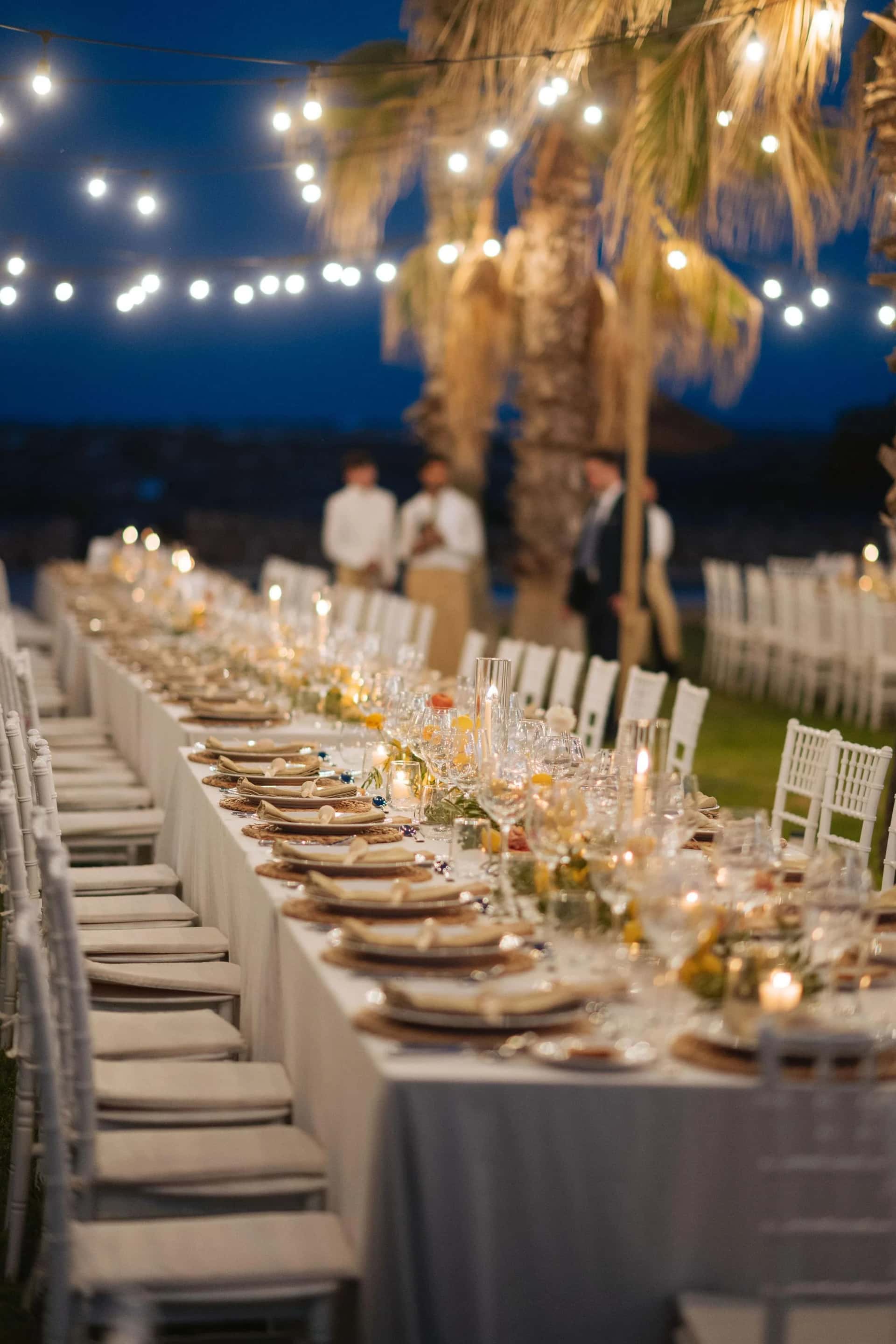 Furniture & tableware