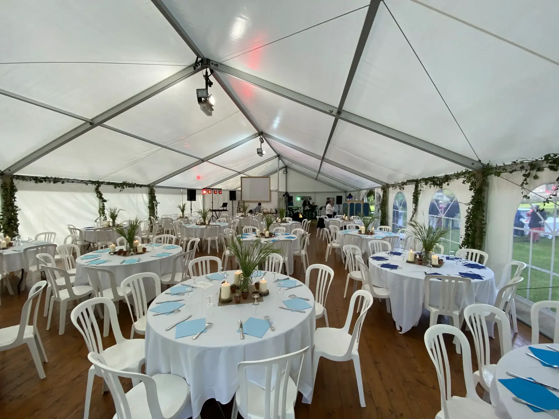 Twin-pitch reception, 100 guests